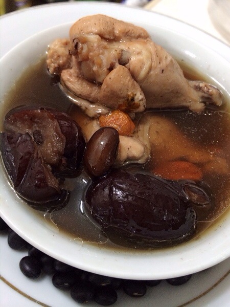black bean chicken soup with red dates