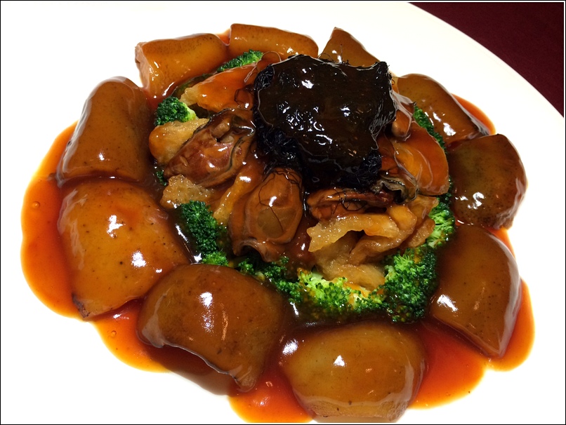 braised sea cucumber with sarjien oyster and fish maw