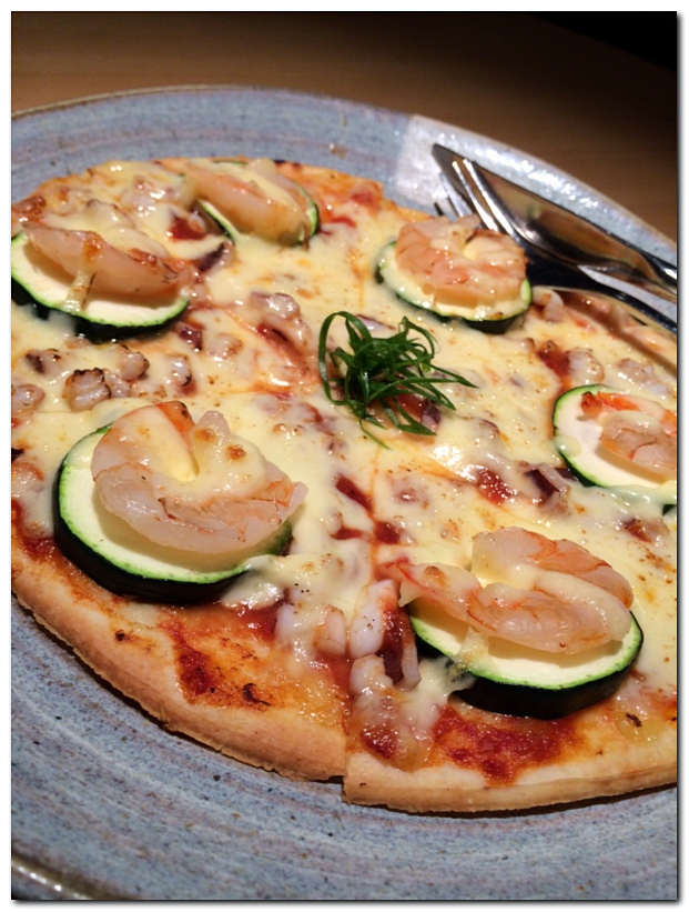 seafood cheese pizza