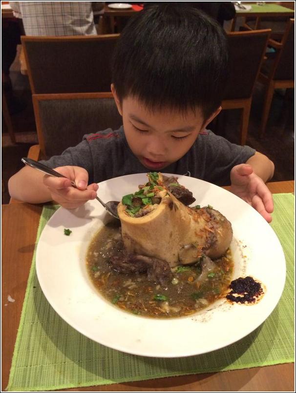 One World Hotel Buka Puasa soup gearbox