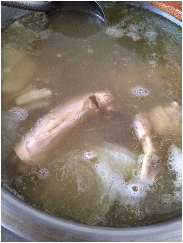 homemade chicken stock for babies boiling