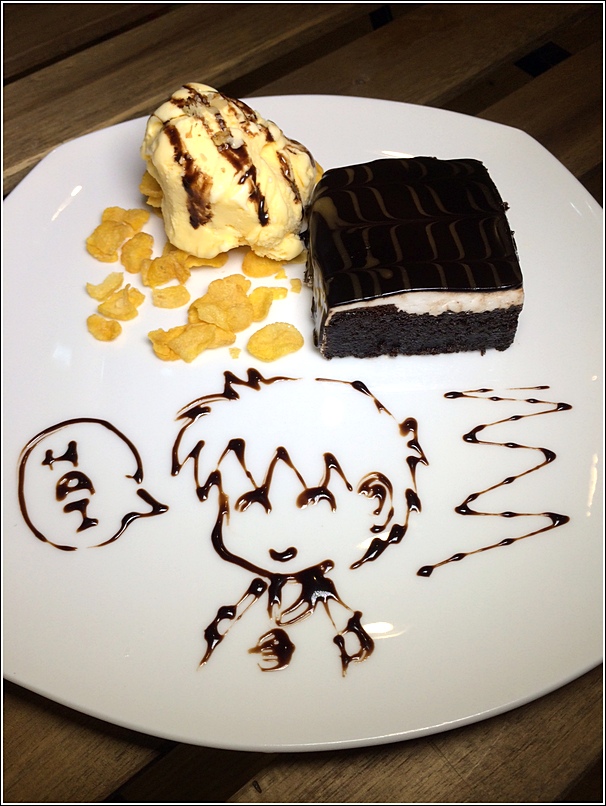Bmon Chocolate Mud Cake with ice cream