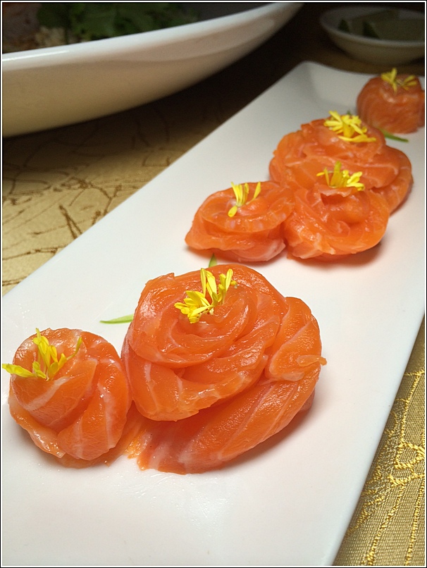 EE Chinese Cuisine CNY salmon yee sang