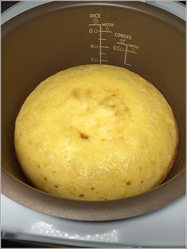 baking a cake in rice cooker