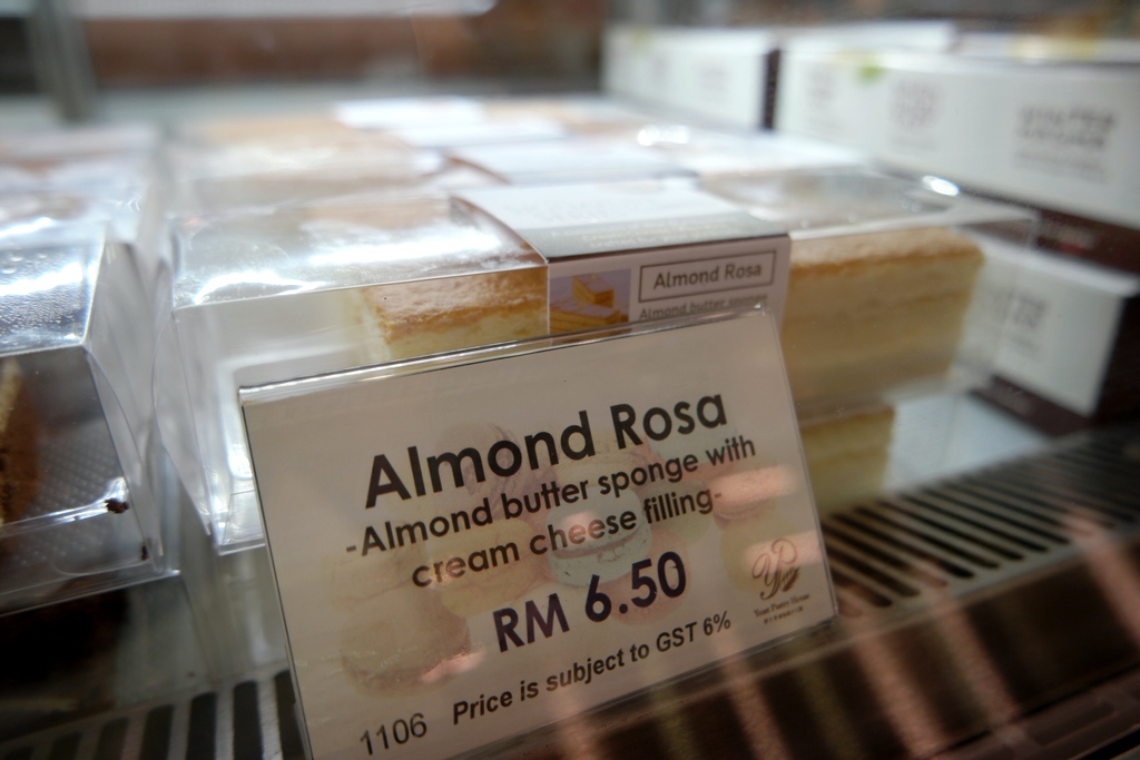 Almond Rosa