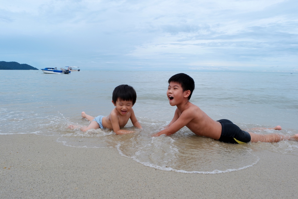 white-sandy-batu-ferringhi-beach