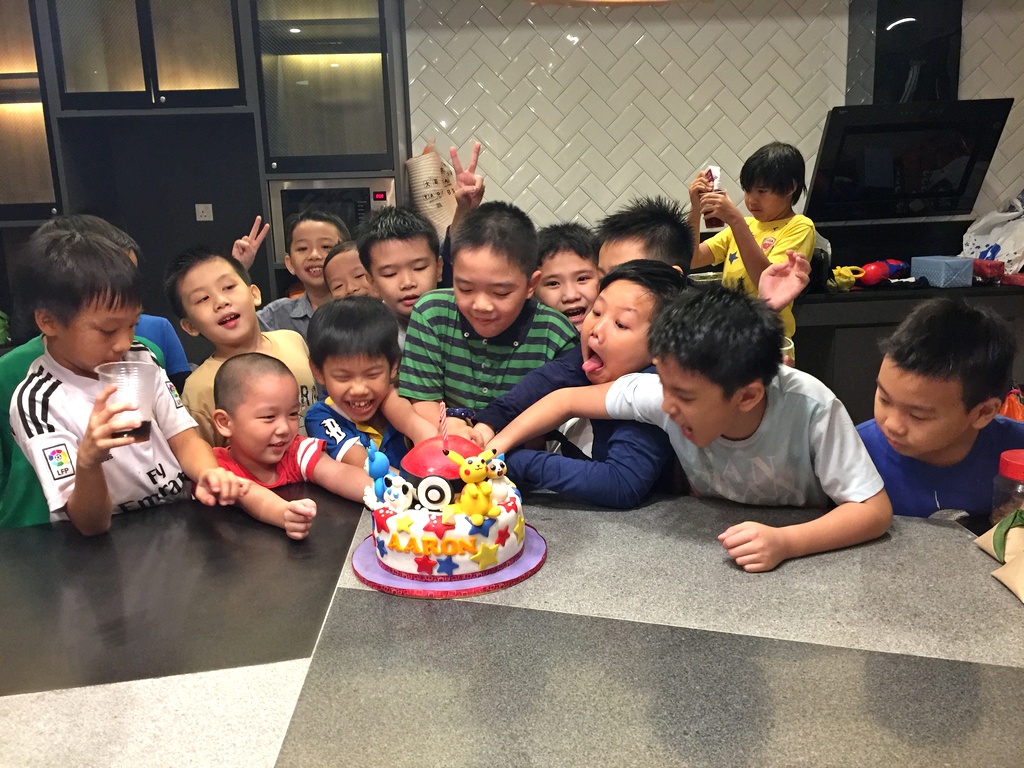 pokemon-birthday-theme-cake