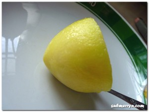 how to peel a kiwi fruit