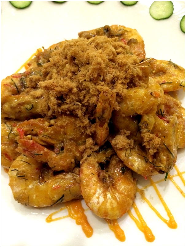 wok fried white prawns with creamy butter sauce and chicken floss