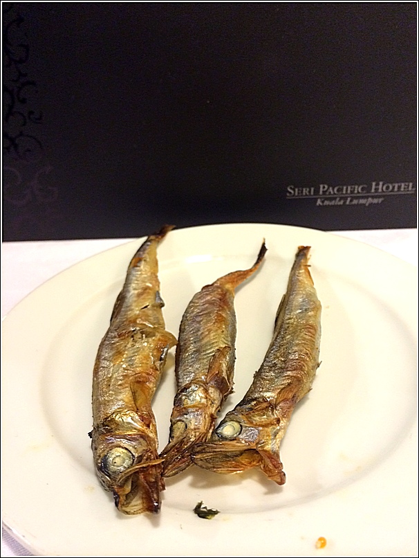 Japanese buffet at Kofuku Japanese Restaurant at Seri Pacific Hotel pregnant fish