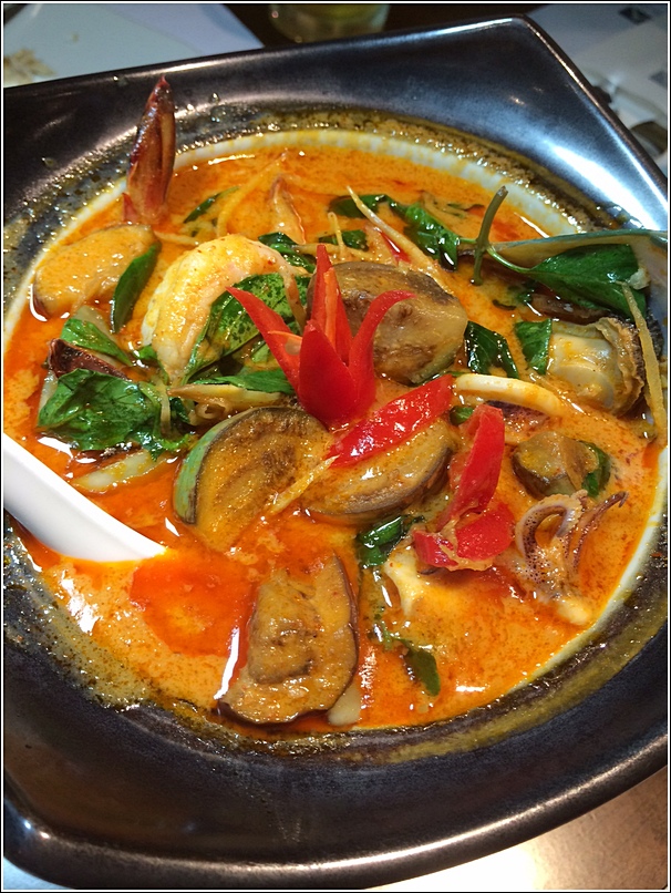 Barn Thai Mixed Seafood Red Curry