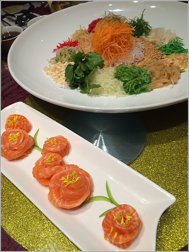 EE Chinese Cuisine CNY salmon yee sang with rice crackers