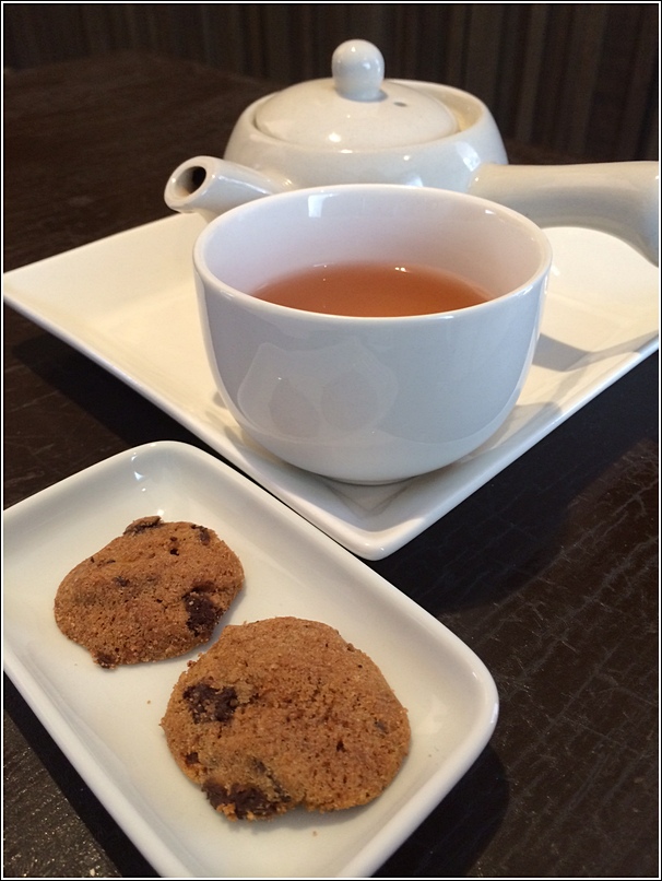 Sloane cookies and red dates tea