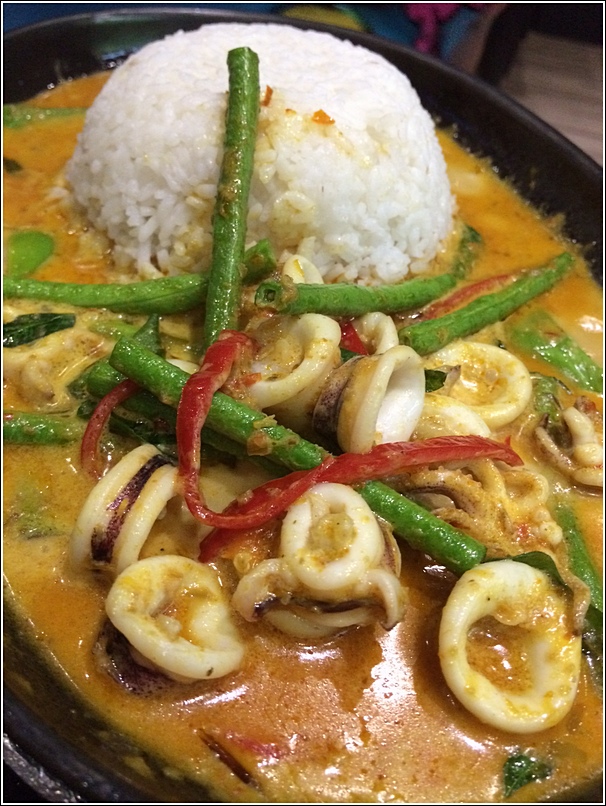 sotong yellow curry