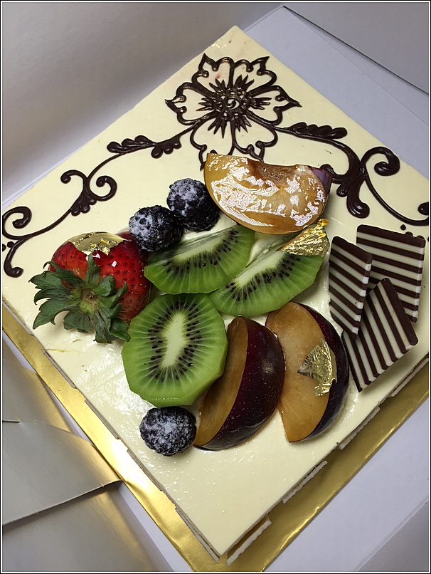 Cakes from Eastin Hotel