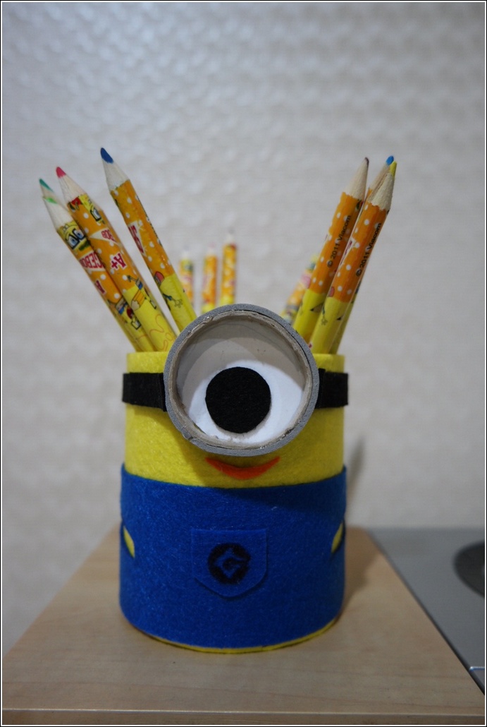Minion pencil holder