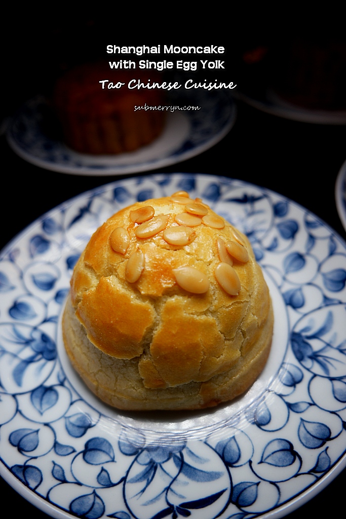 Shanghai Mooncake with single egg yolk