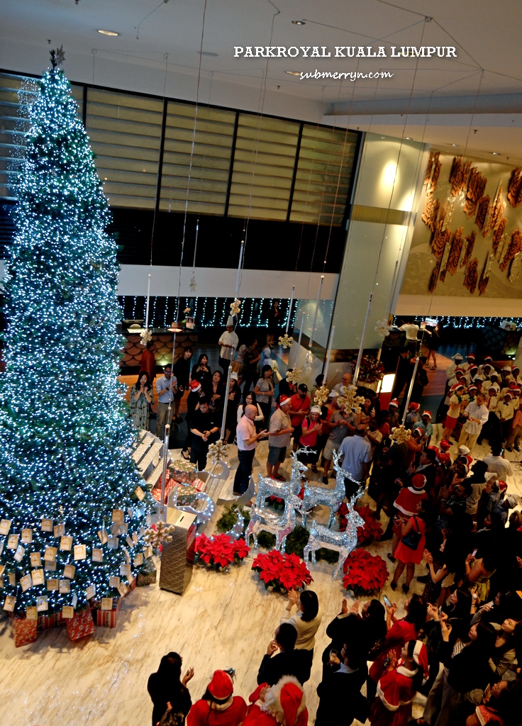 parkroyal-christmas-tree